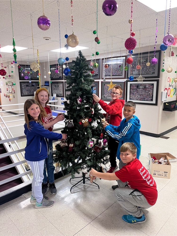  Webster’s Student Council decorating the tree to make the halls of Webster more festive! 