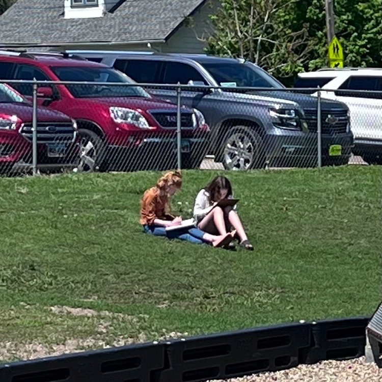 Webster 5th graders enjoyed nature to think like a scientist. They chose an object, drew it, and wrote questions about it.