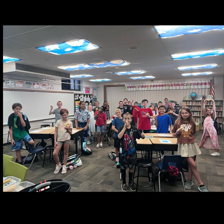 Webster 5th graders were delighted to be back and the donuts from Delight Donuts made it a little sweeter!  Thank you Delight Donuts for donating donuts to Webster!